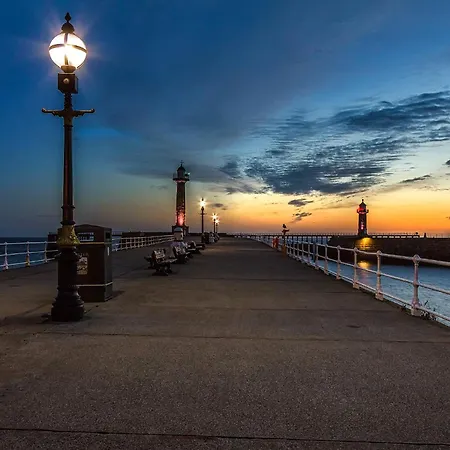 Гостевой дом Dale View And - Whitby Stainsacre