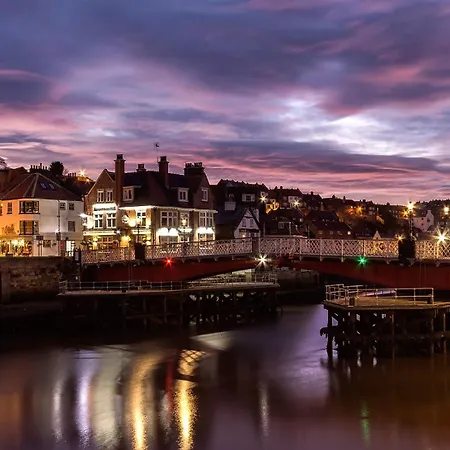 Dale View And - Whitby